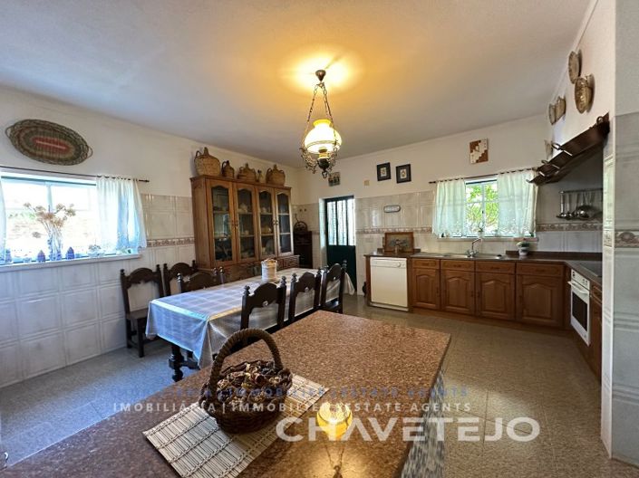 Image No.8-7 Bed House for sale