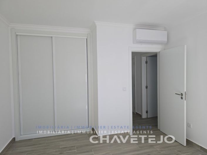 Image No.19-3 Bed House for sale