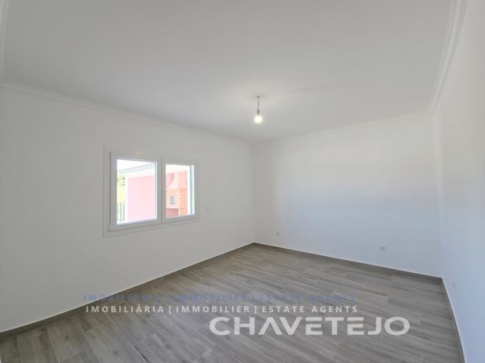 Image No.20-3 Bed House for sale