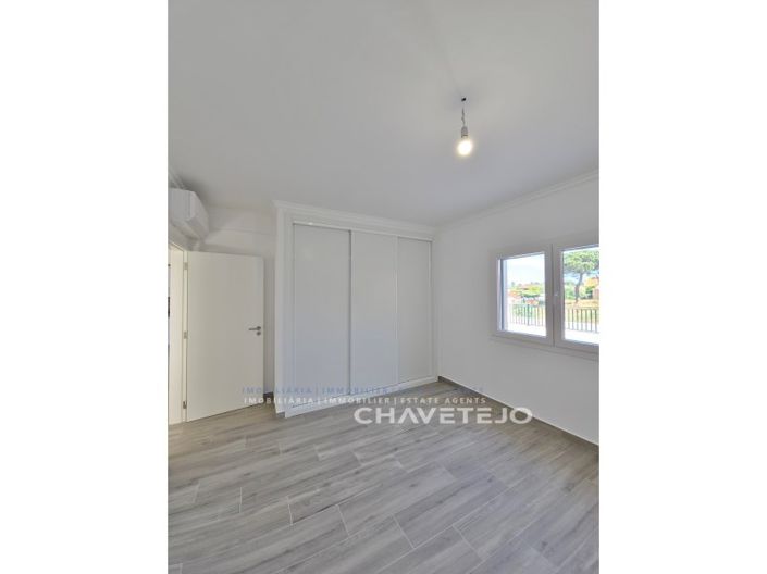 Image No.21-3 Bed House for sale