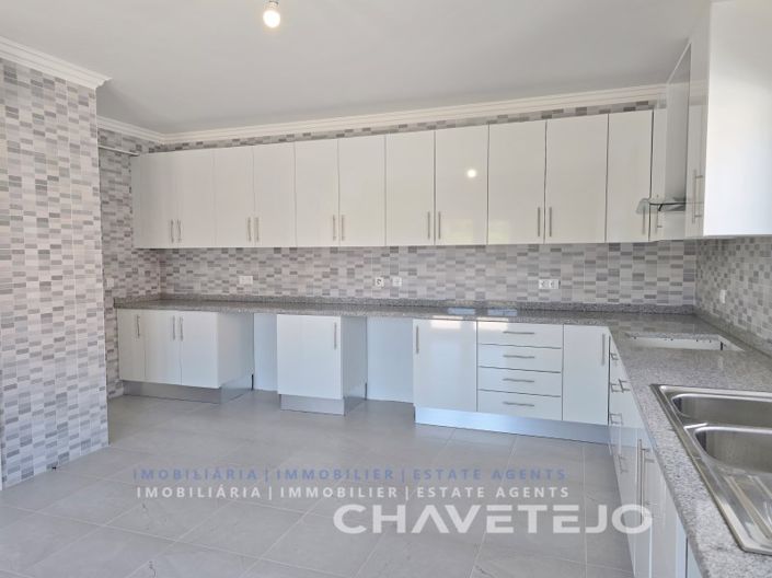 Image No.23-3 Bed House for sale