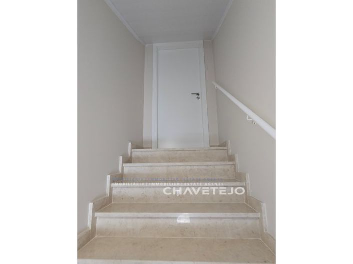 Image No.26-3 Bed House for sale