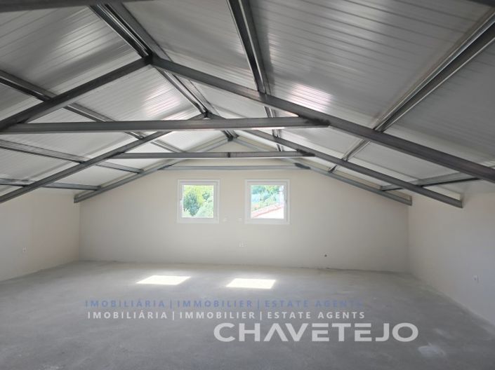 Image No.28-3 Bed House for sale