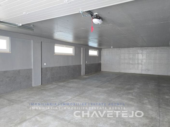 Image No.31-3 Bed House for sale