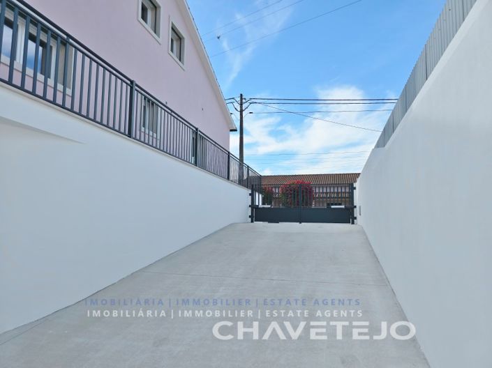 Image No.35-3 Bed House for sale