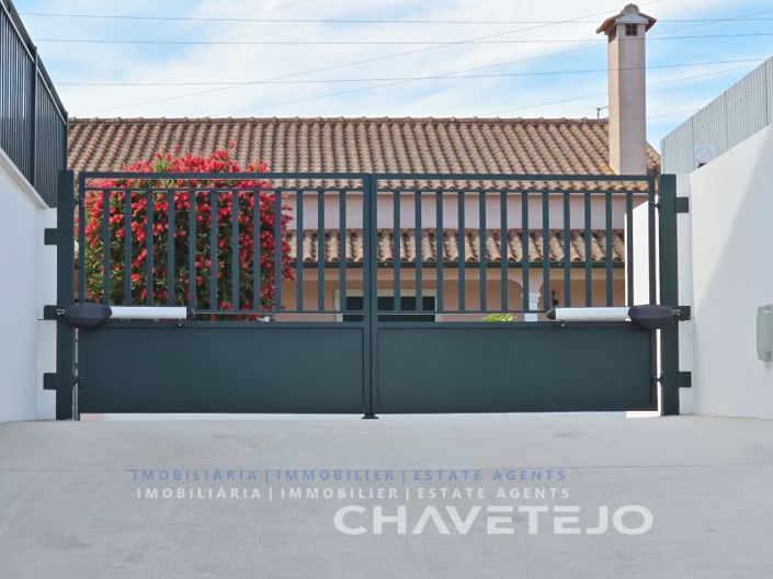 Image No.37-3 Bed House for sale