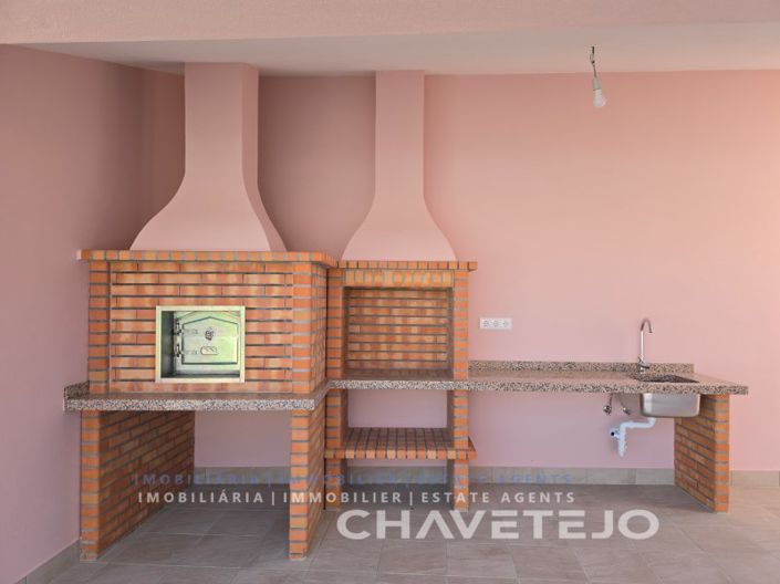Image No.6-3 Bed House for sale