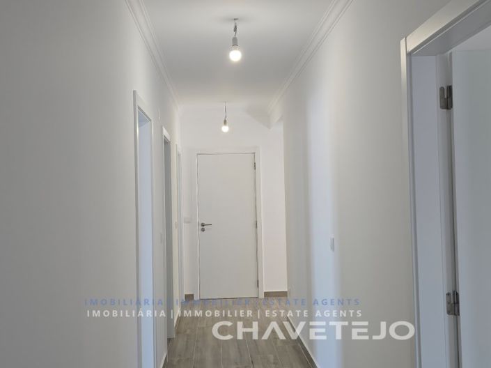 Image No.9-3 Bed House for sale