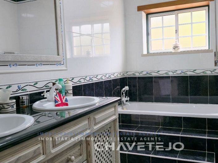 Image No.27-3 Bed House for sale