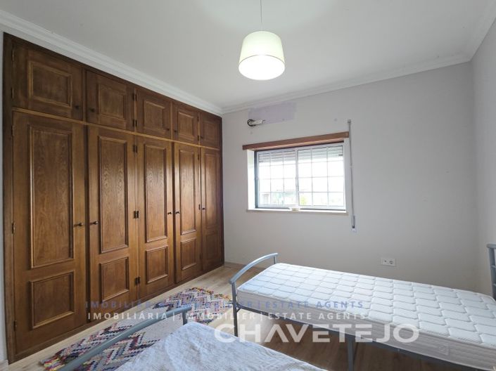 Image No.42-3 Bed House for sale