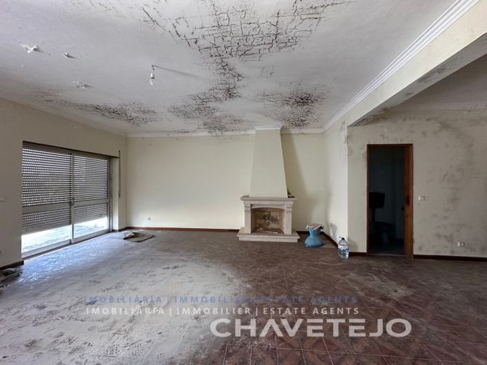 Image No.18-4 Bed House for sale
