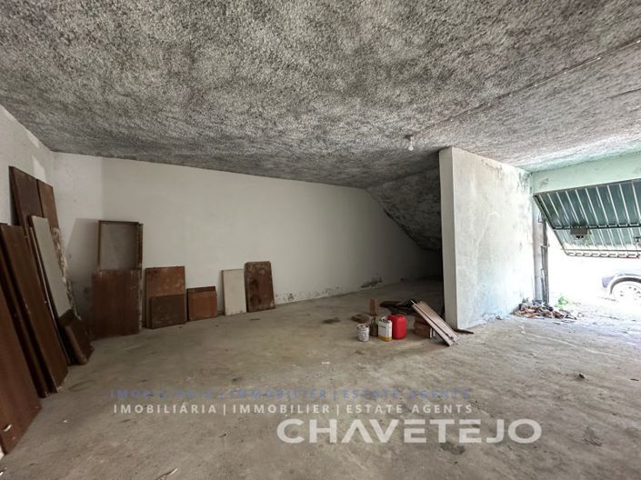 Image No.19-4 Bed House for sale