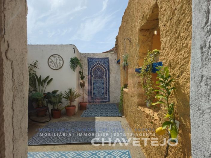 Image No.18-3 Bed House for sale