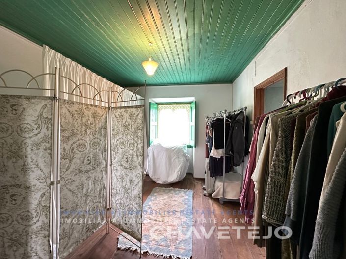 Image No.27-3 Bed Farmhouse for sale