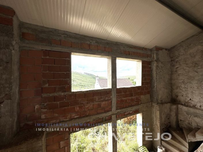 Image No.37-3 Bed Farmhouse for sale