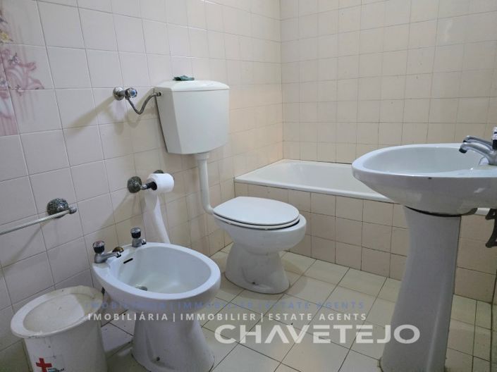 Image No.9-2 Bed House for sale