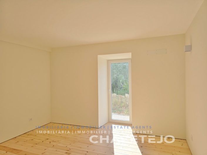 Image No.25-3 Bed House for sale