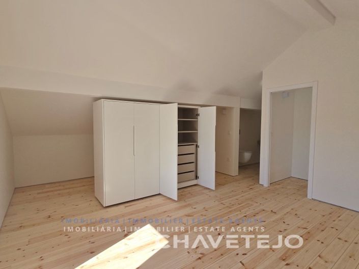 Image No.32-3 Bed House for sale