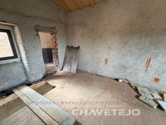 Image No.11-3 Bed House for sale