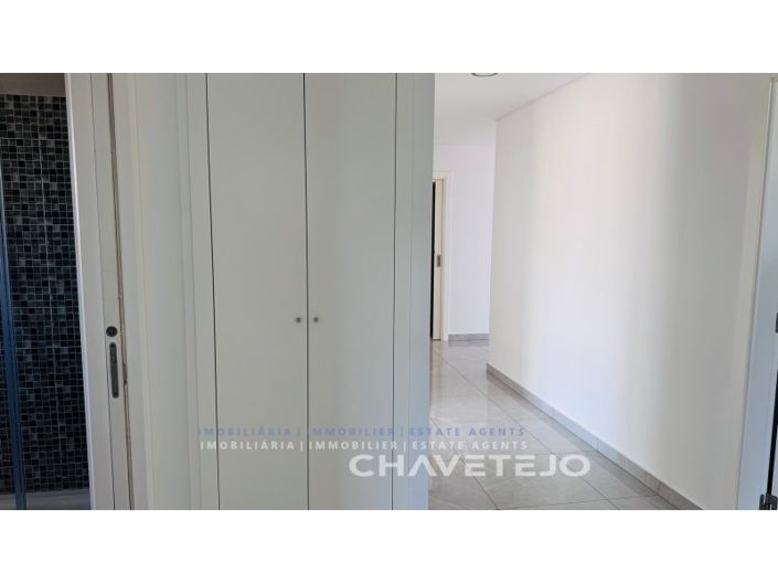 Image No.15-3 Bed House for sale