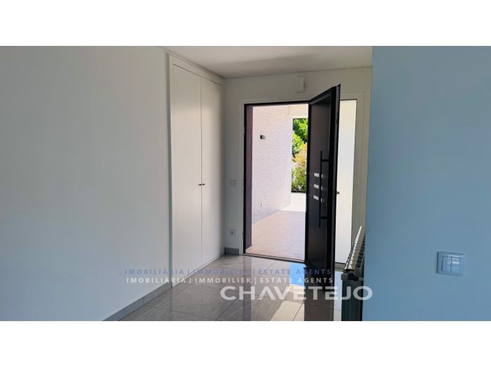 Image No.16-3 Bed House for sale