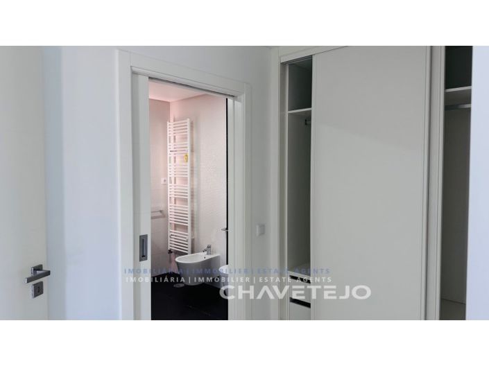 Image No.17-3 Bed House for sale