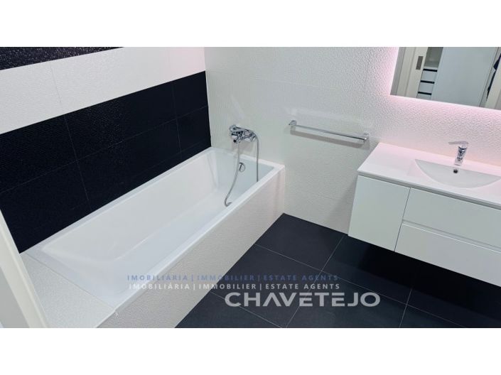 Image No.20-3 Bed House for sale