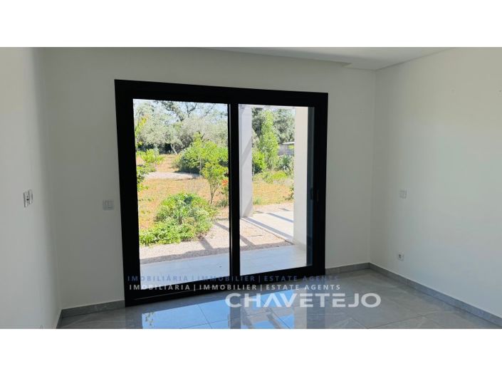 Image No.26-3 Bed House for sale