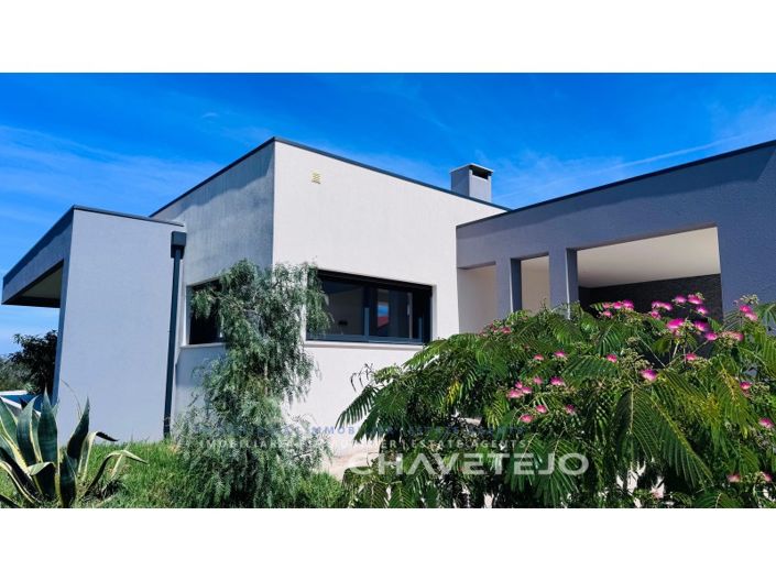 Image No.3-3 Bed House for sale