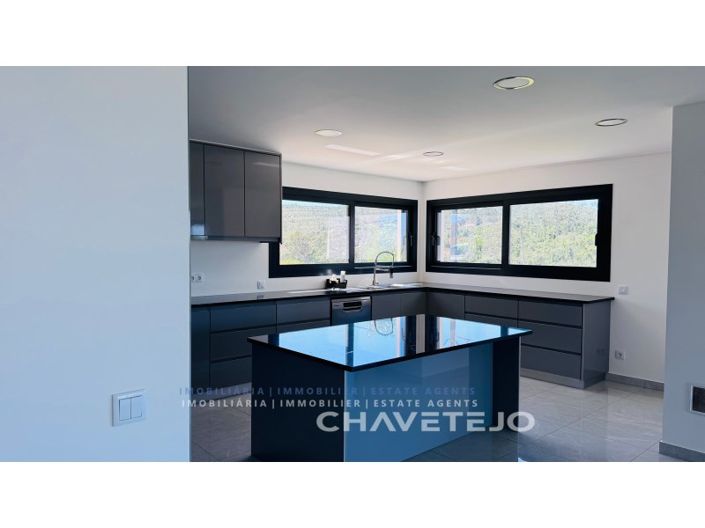 Image No.8-3 Bed House for sale
