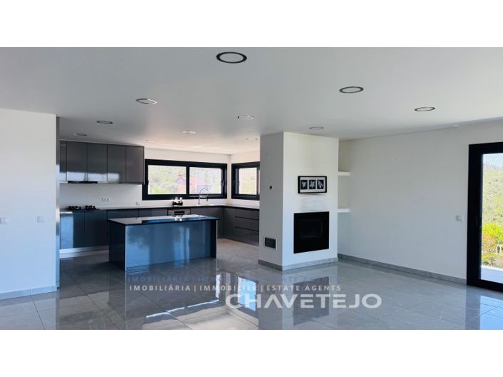 Image No.9-3 Bed House for sale