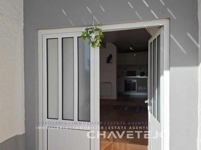 Image No.10-3 Bed House for sale