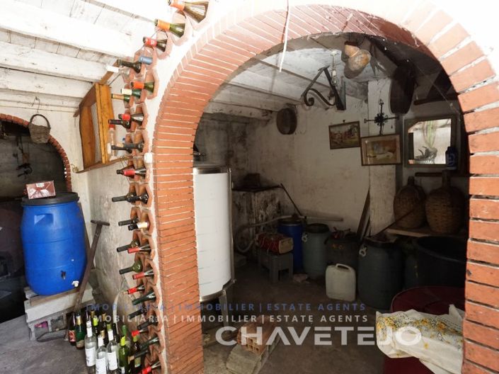 Image No.21-2 Bed Farmhouse for sale