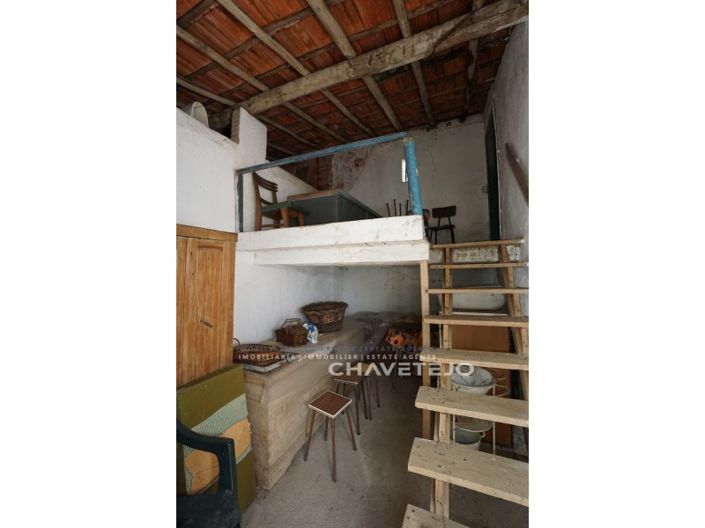 Image No.24-2 Bed Farmhouse for sale
