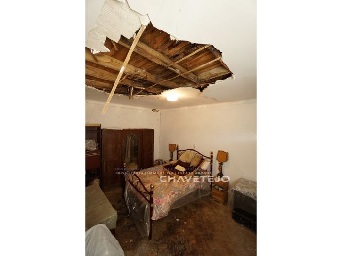 Image No.27-2 Bed Farmhouse for sale