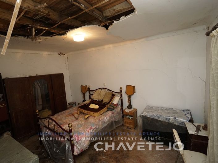 Image No.28-2 Bed Farmhouse for sale