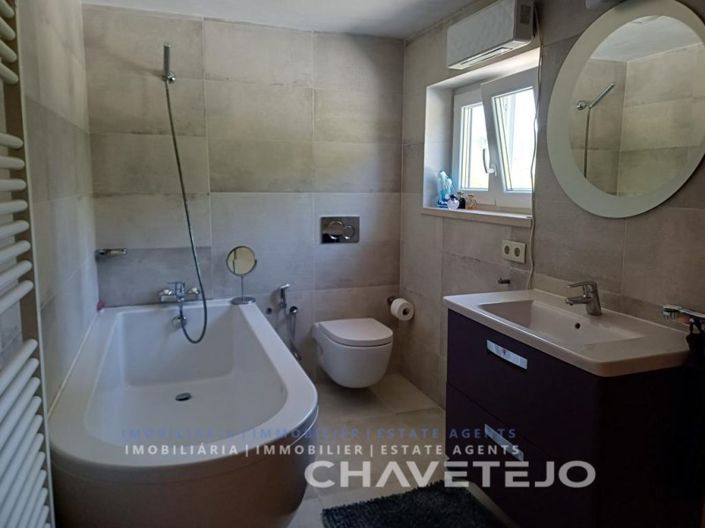 Image No.21-1 Bed House for sale