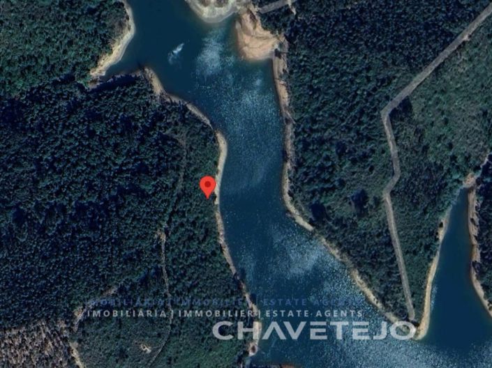 Rustic Land with 1,760 m² and River Front Serra, Tomar