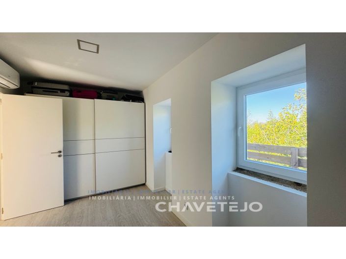 Image No.12-2 Bed House for sale