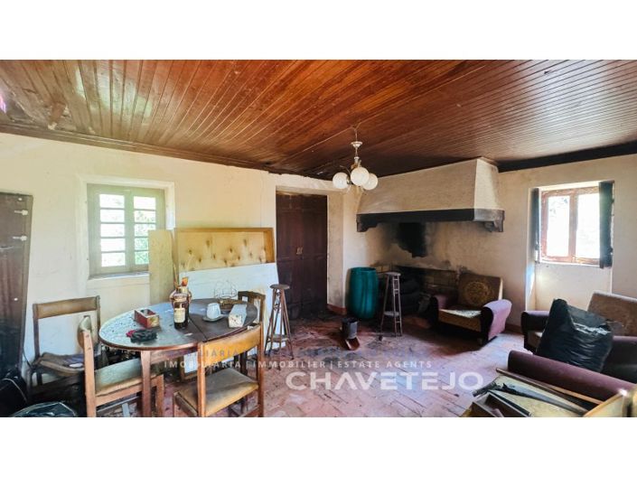 Image No.17-4 Bed Farmhouse for sale