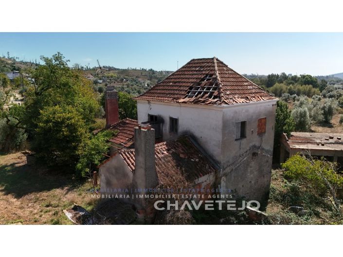 Image No.2-4 Bed Farmhouse for sale