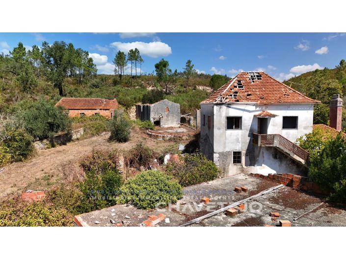 Image No.3-4 Bed Farmhouse for sale