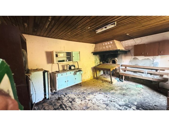 Image No.33-4 Bed Farmhouse for sale