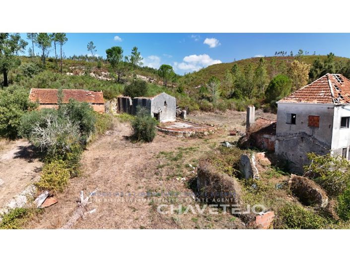 Image No.43-4 Bed Farmhouse for sale