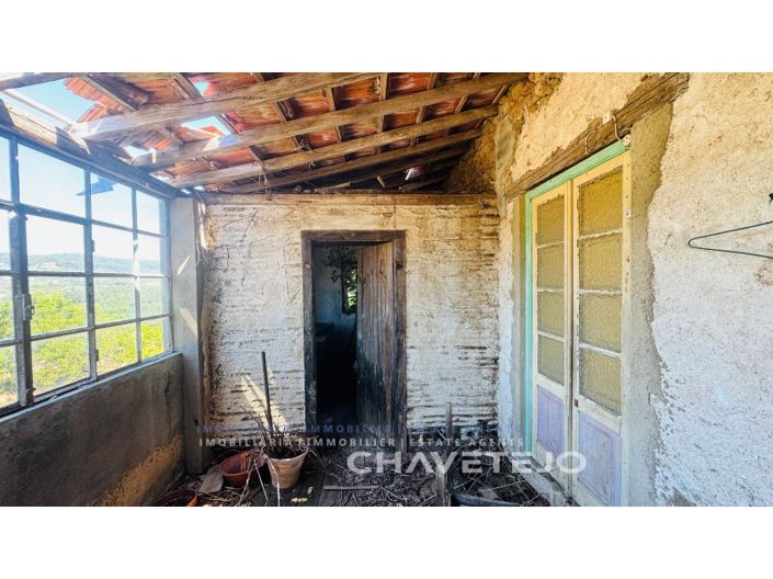 Image No.13-2 Bed Farmhouse for sale