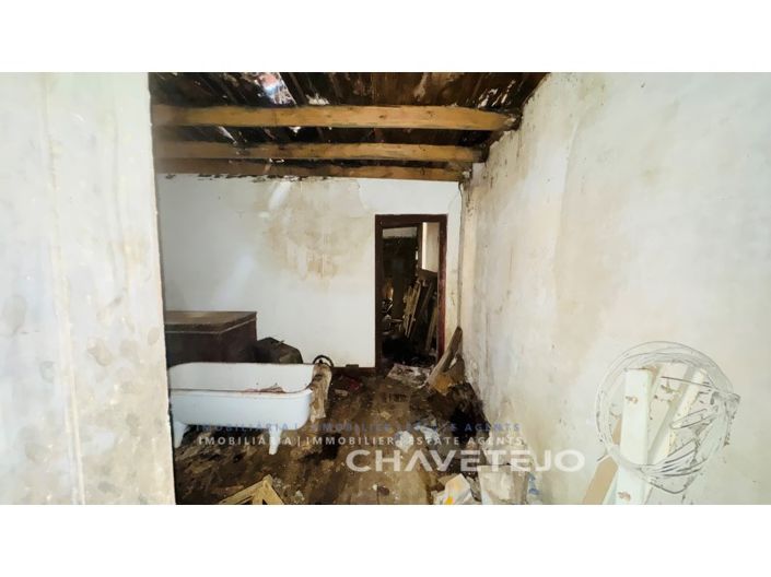 Image No.14-5 Bed Farmhouse for sale