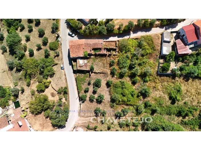 Image No.25-2 Bed Farmhouse for sale