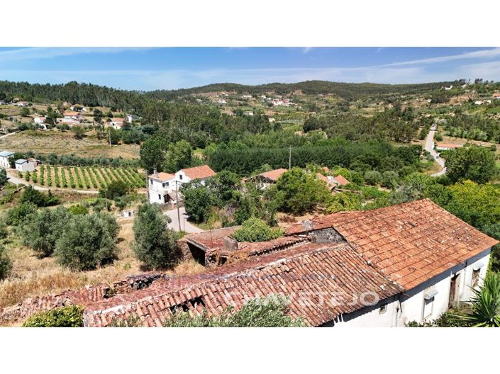 Image No.28-2 Bed Farmhouse for sale
