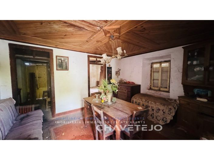 Image No.4-2 Bed Farmhouse for sale