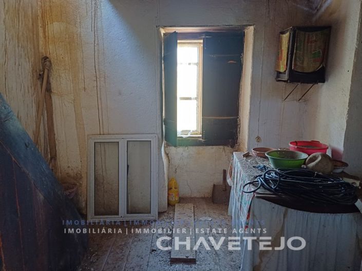 Image No.8-4 Bed House for sale
